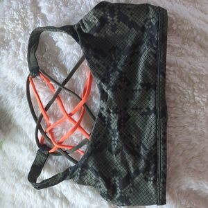 Lululemon Free to Be Wild bra -size 6